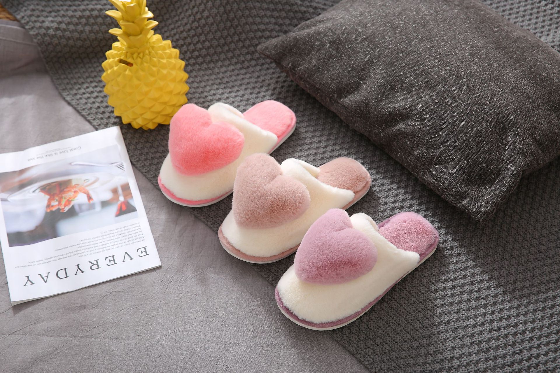 Chaussons douillets et chauds en peluche pour femmes detail 10