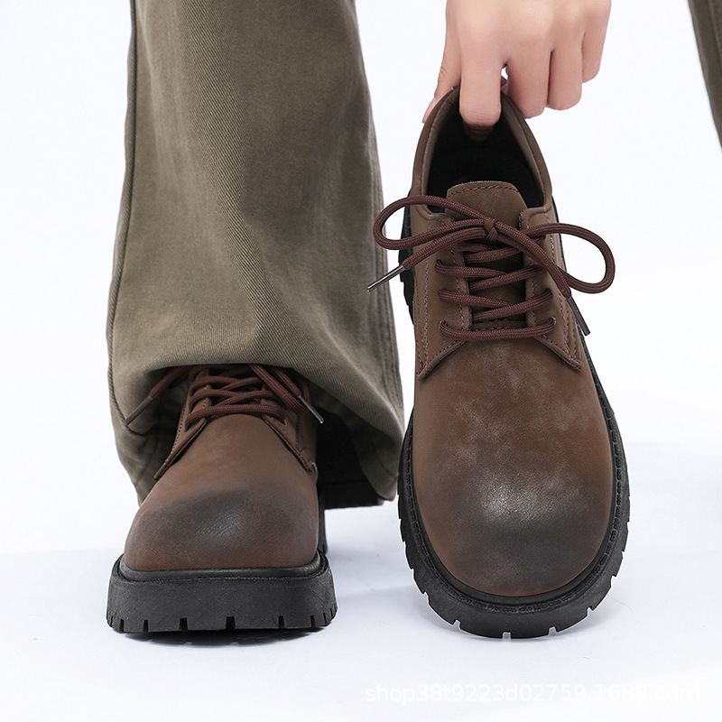 Klassische rutschfeste Freizeitschuhe für Herren mit Schnürung 2