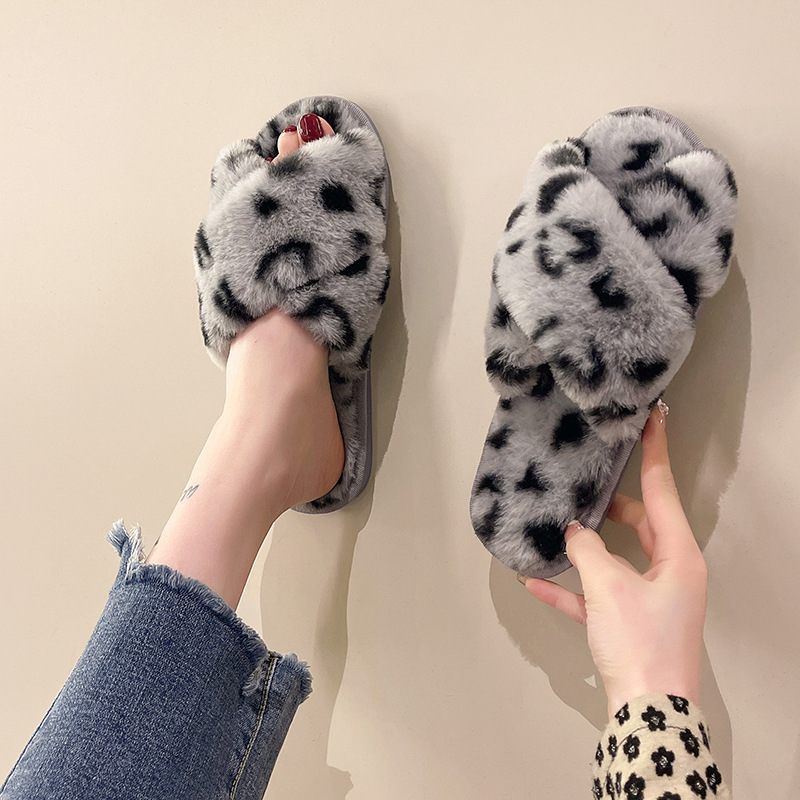 Pantofole aperte in morbido peluche da donna 4