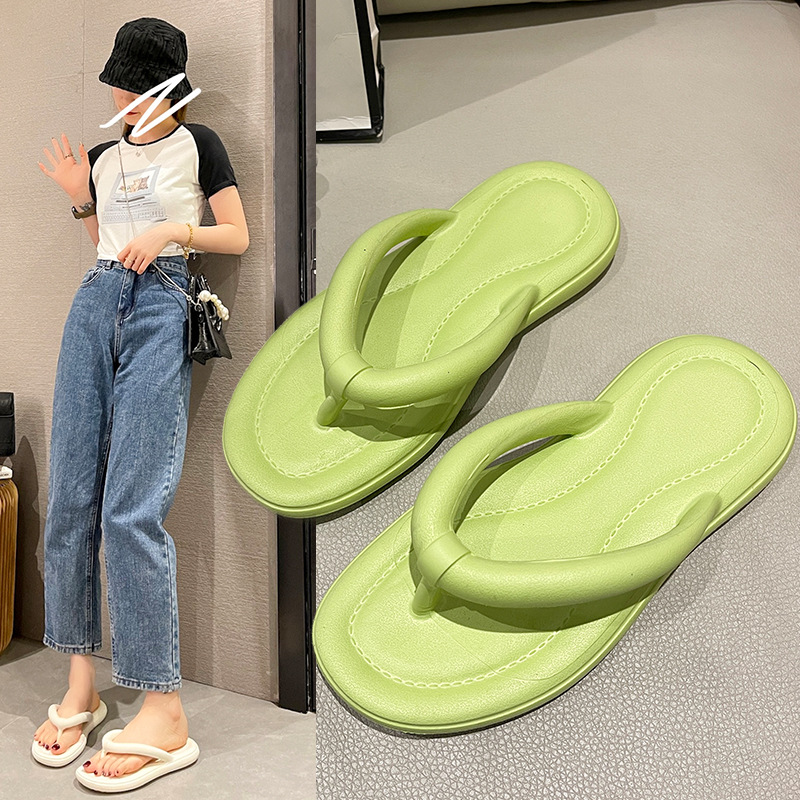 Women's Lightweight Cushioned Flip-Flops detail 3