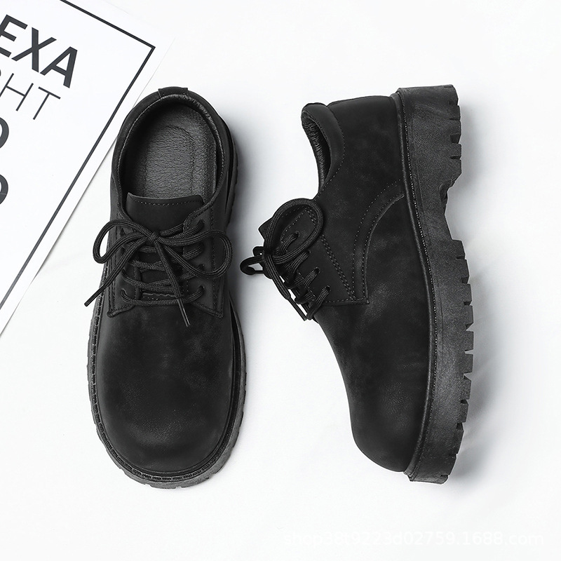 Klassische rutschfeste Freizeitschuhe für Herren mit Schnürung detail 5