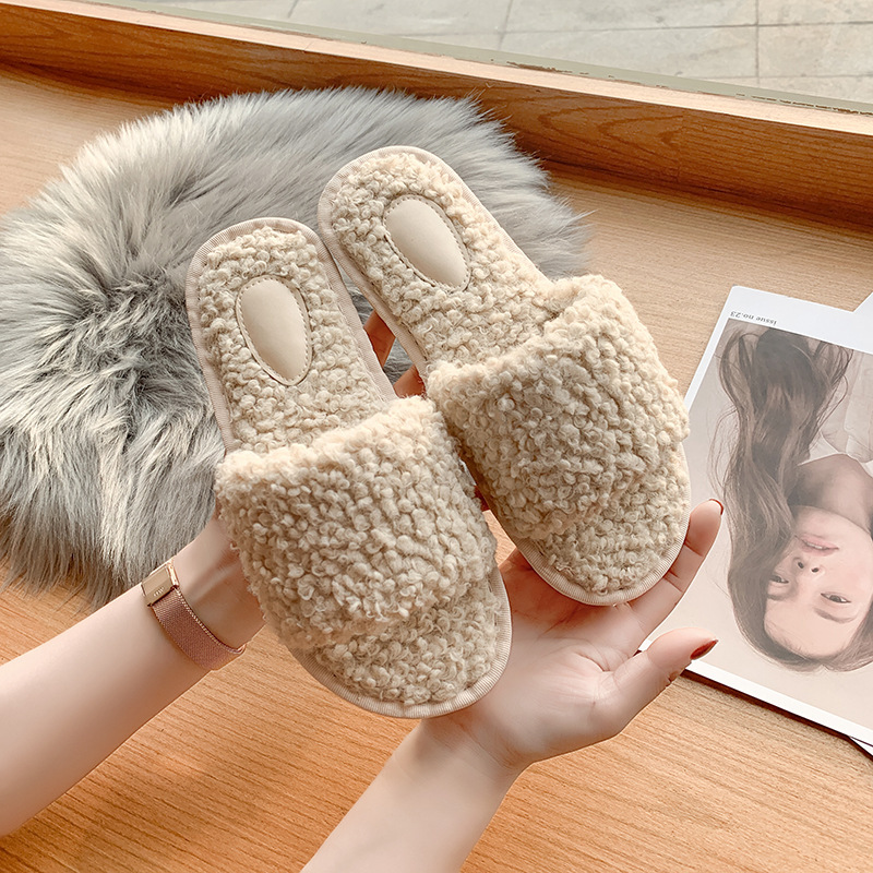 Pantuflas planas de felpa con punta abierta para mujer 4