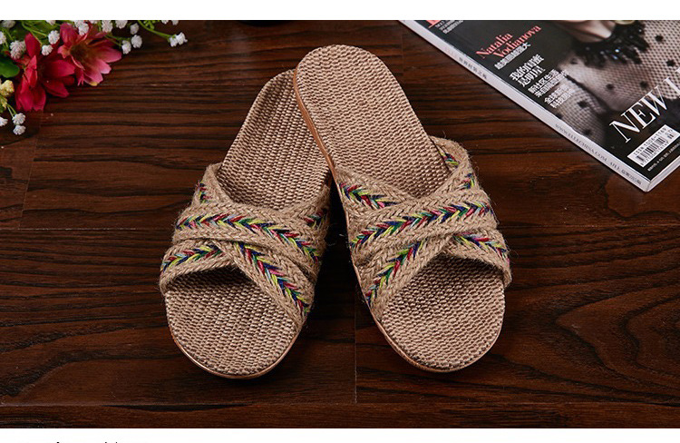 Pantofole basse e traspiranti in lino con fasce incrociate da donna detail 3