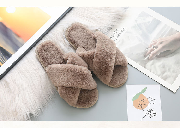 Pantofole da donna morbide in peluche con punta aperta detail 2