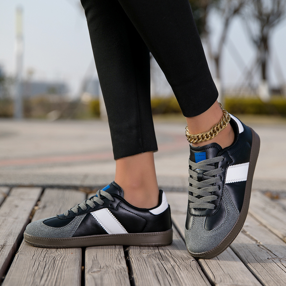 Casual damesschoenen met veters en retro colourblock detail 6