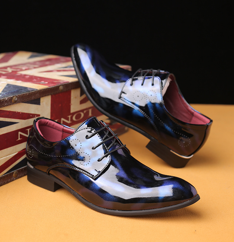 Nette schoenen voor heren met vetersluiting en spitse neus detail 1