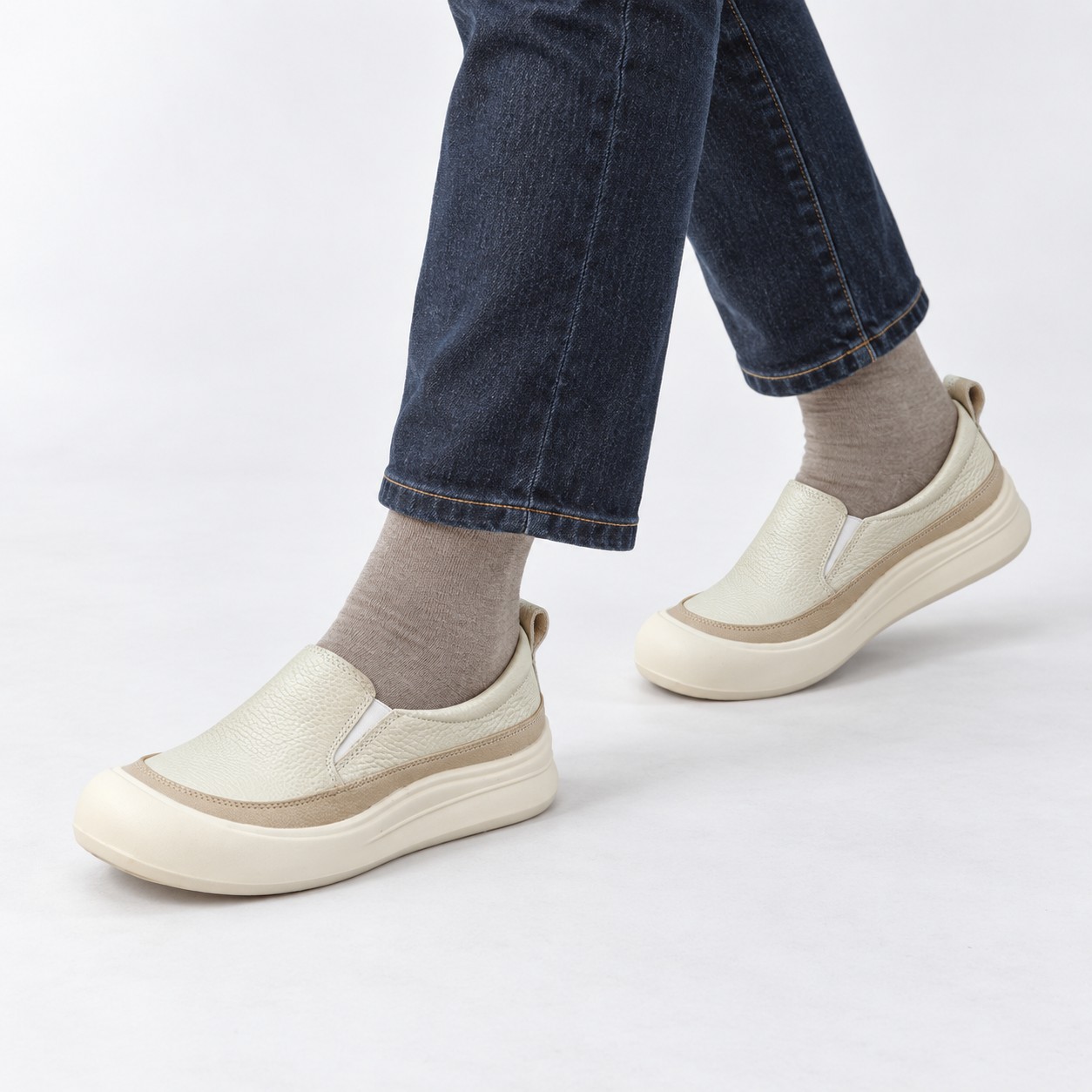 Women's Full-Grain Leather Platform Slip-On Casual Shoes 1