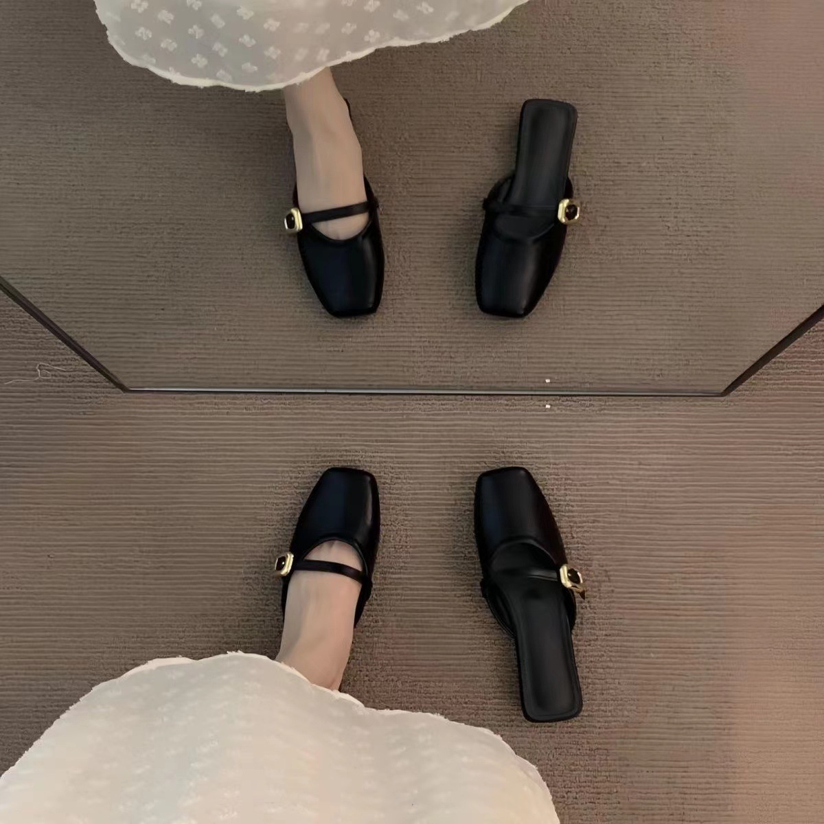 Flache Damen-Schuhe zum Hineinschlüpfen mit eckiger Spitze und Schnalle detail 8