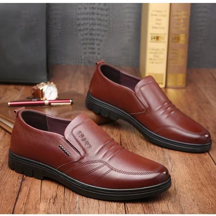 Herren Freizeitschuhe aus PU-Leder Rutschfeste Slipper zum Hineinschlüpfen 5