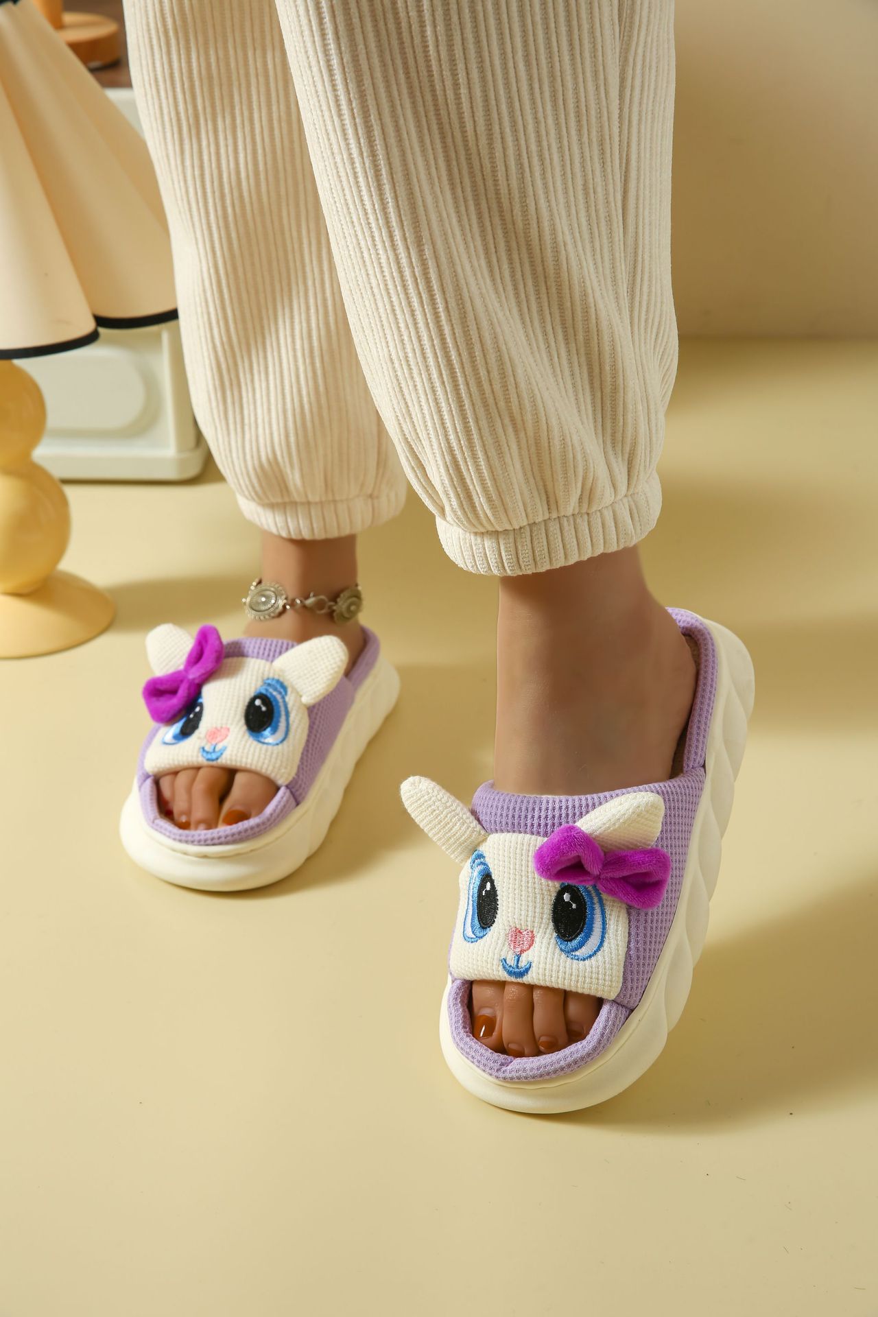 Chaussons claquettes compensés respirants en lin pour femme detail 4