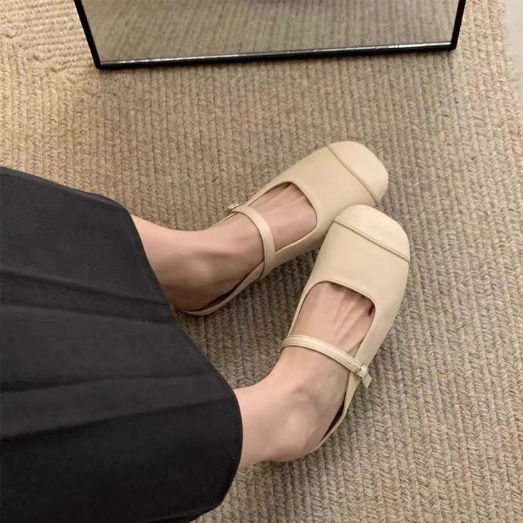 Platte schoenen voor dames: instap-mules met vierkante neus en gesp 4