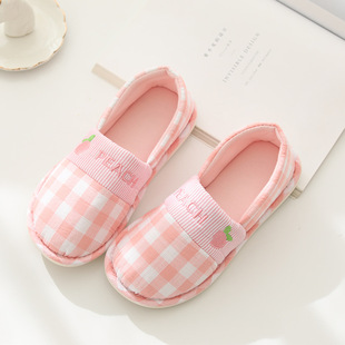 Pantuflas de casa para mujer en suave algodón transpirable slip-on detail 3