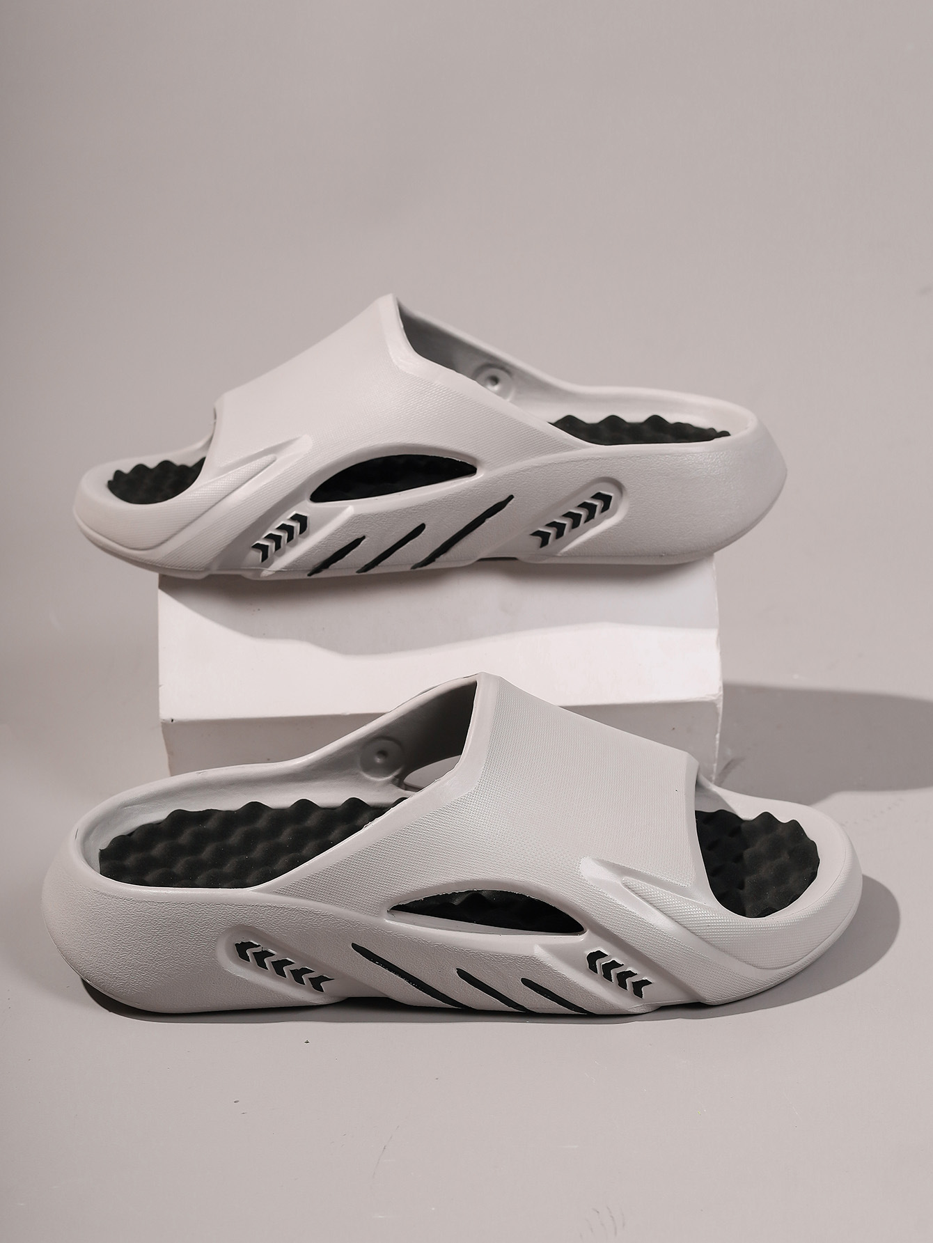 Pantofole unisex imbottite e leggere in EVA a punta aperta detail 3