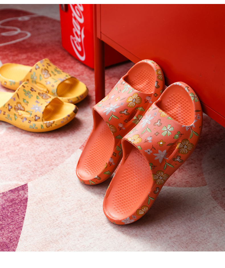 Pantuflas ligeras y acolchadas con estampado floral para mujer detail 2