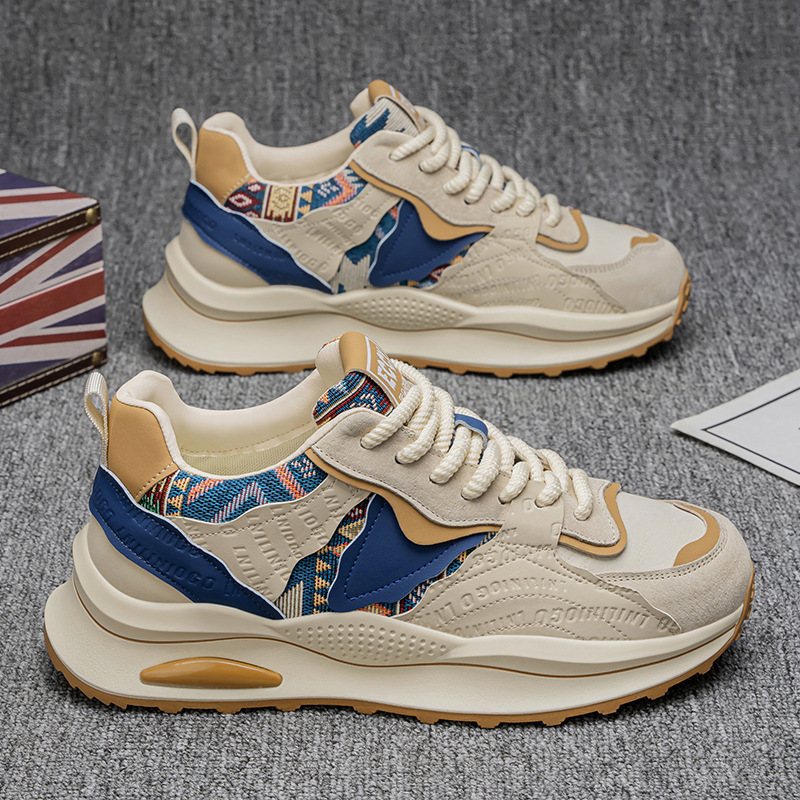 Gedämpfte Herren-Sneaker im Colorblock-Design mit Schnürung