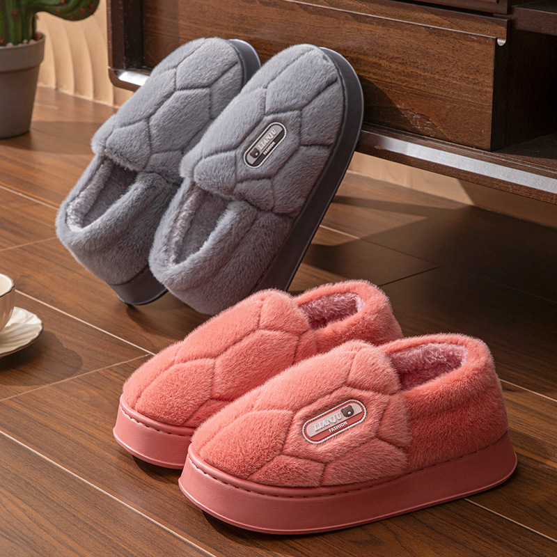 Chaussons d'intérieur chauds en peluche à enfiler unisexes detail 20