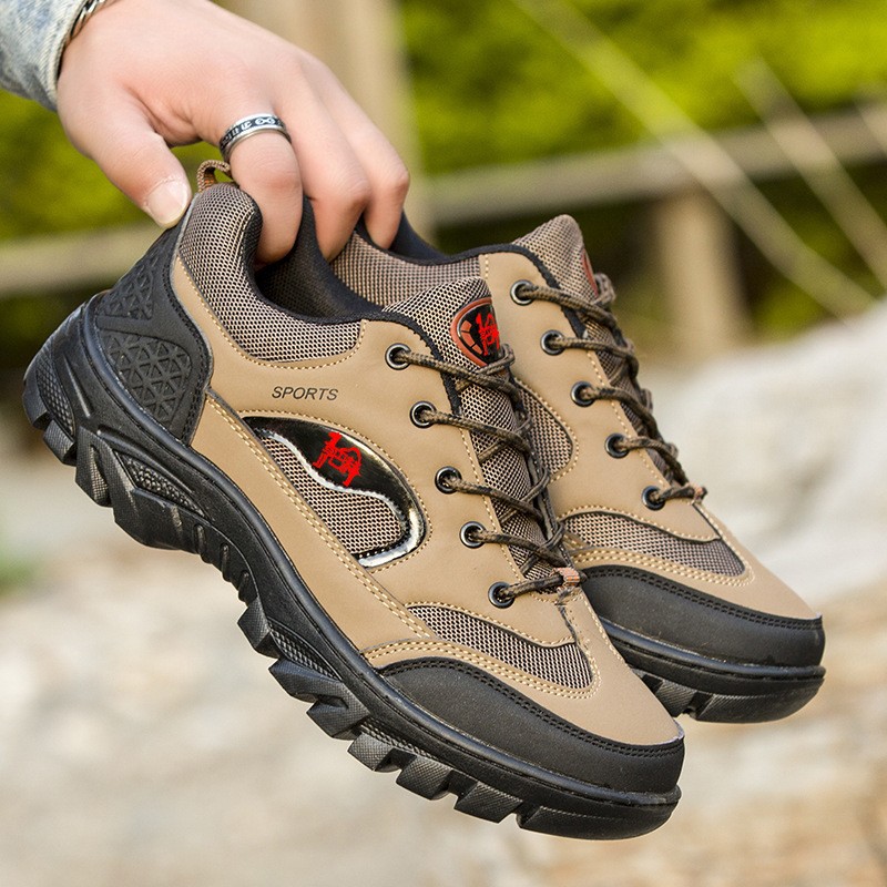 Men's Breathable Lace-Up Outdoor Athletic Shoes 2