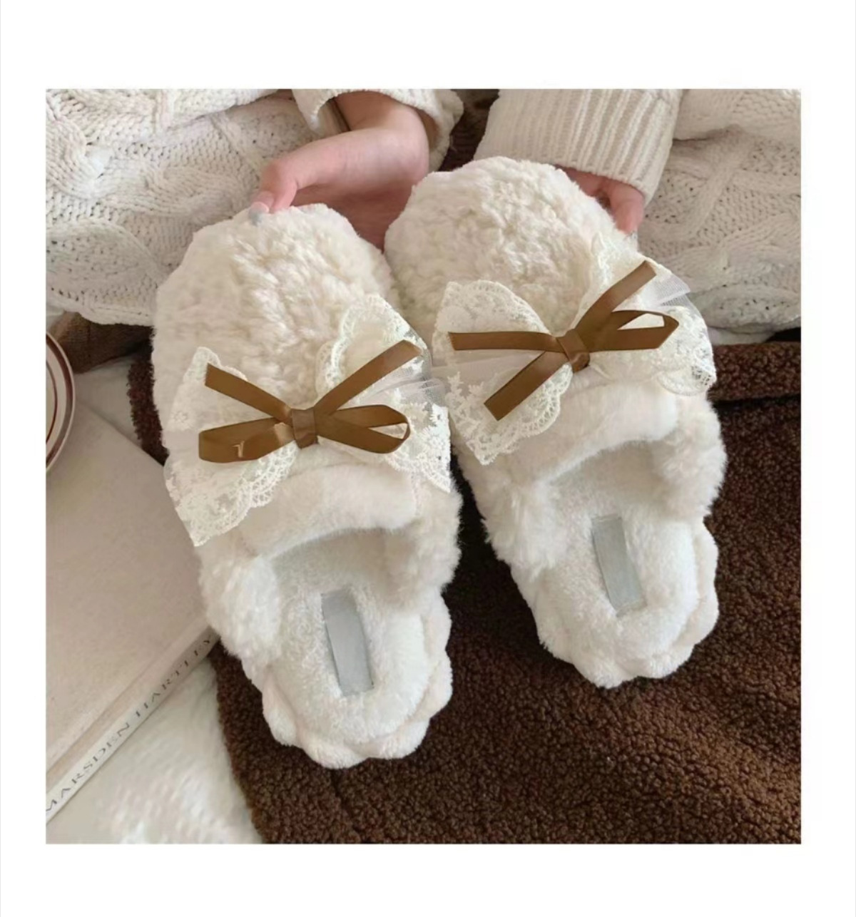 Pantuflas de felpa cálidas y cómodas para mujer con lazo fáciles de poner detail 6