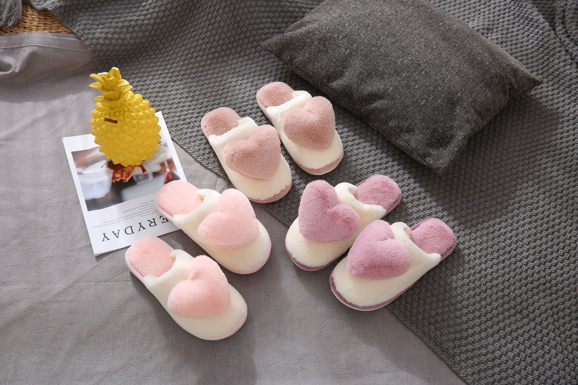 Chaussons douillets et chauds en peluche pour femmes detail 11