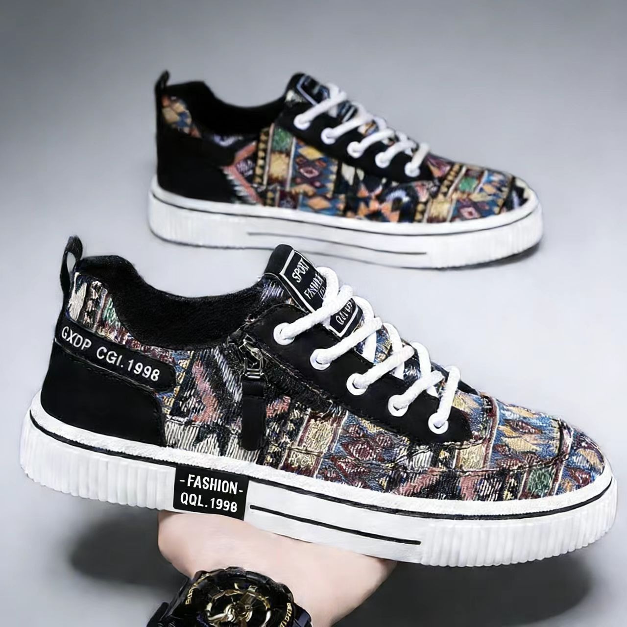Freizeitschuhe für Herren aus Canvas mit Ethno-Muster und Schnürung detail 4