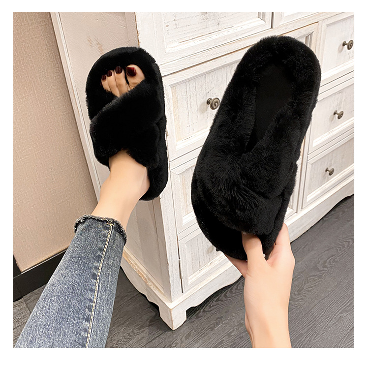 Women's Cozy Plush Cross-Band Open-Toe Slippers detail 16