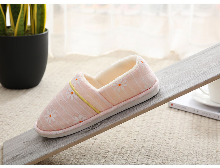 Pantofole da donna a fiori con caldo peluche e suola morbida detail 5