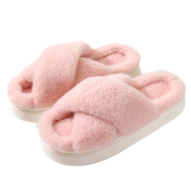 Pantofole da donna in morbido peluche con fasce incrociate e plateau 6
