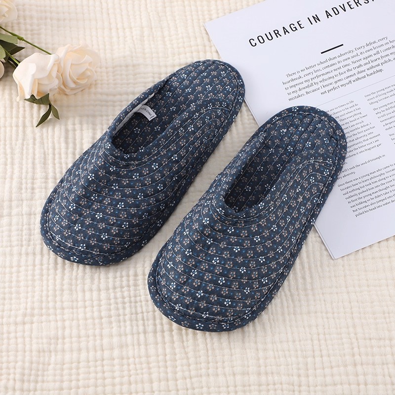 Pantofole da donna in cotone trapuntato a fiori con suola morbida detail 10