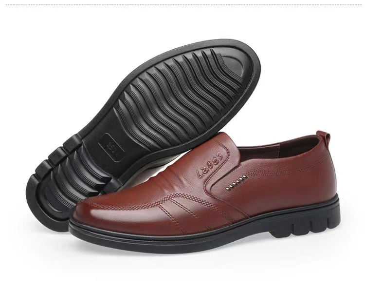 Herren Freizeitschuhe aus PU-Leder Rutschfeste Slipper zum Hineinschlüpfen detail 3