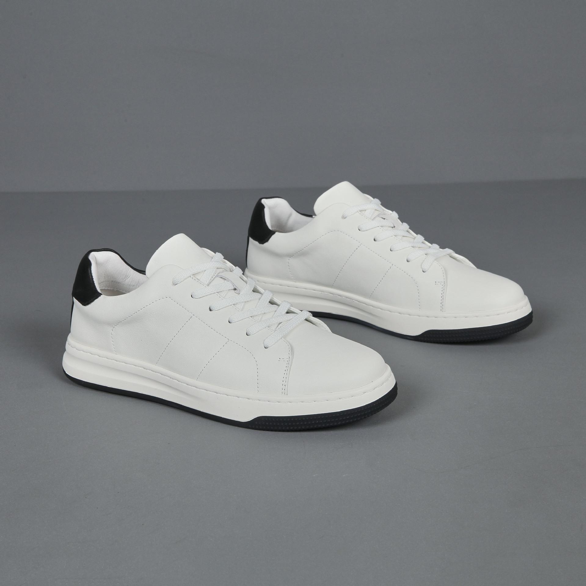 Minimalistische Unisex Schnür-Freizeitschuhe aus Leder 5