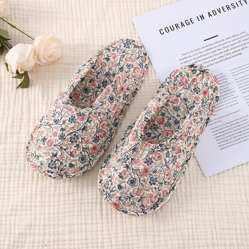 Pantofole da donna in cotone trapuntato a fiori con suola morbida detail 3
