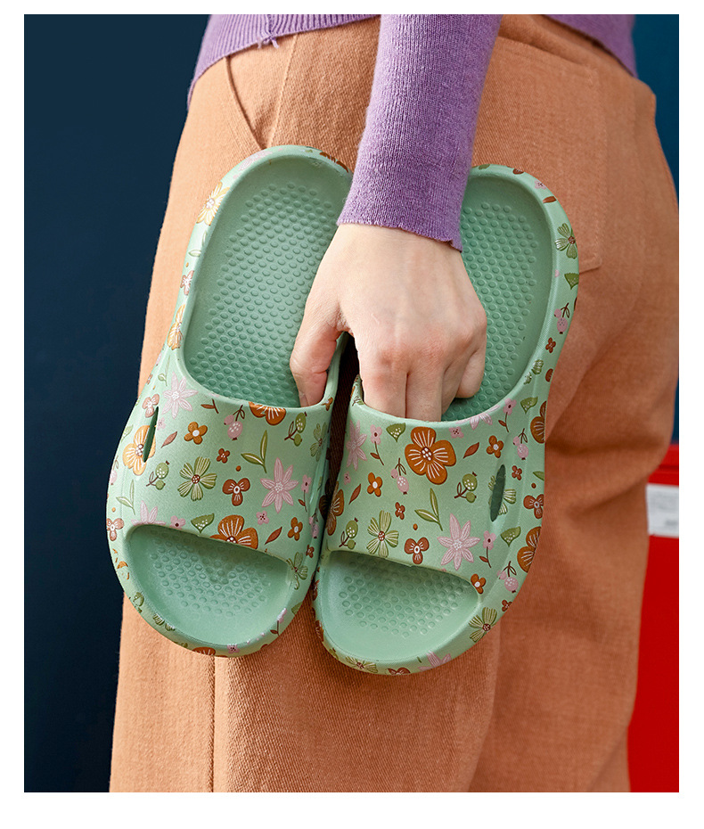 Pantuflas ligeras y acolchadas con estampado floral para mujer detail 1