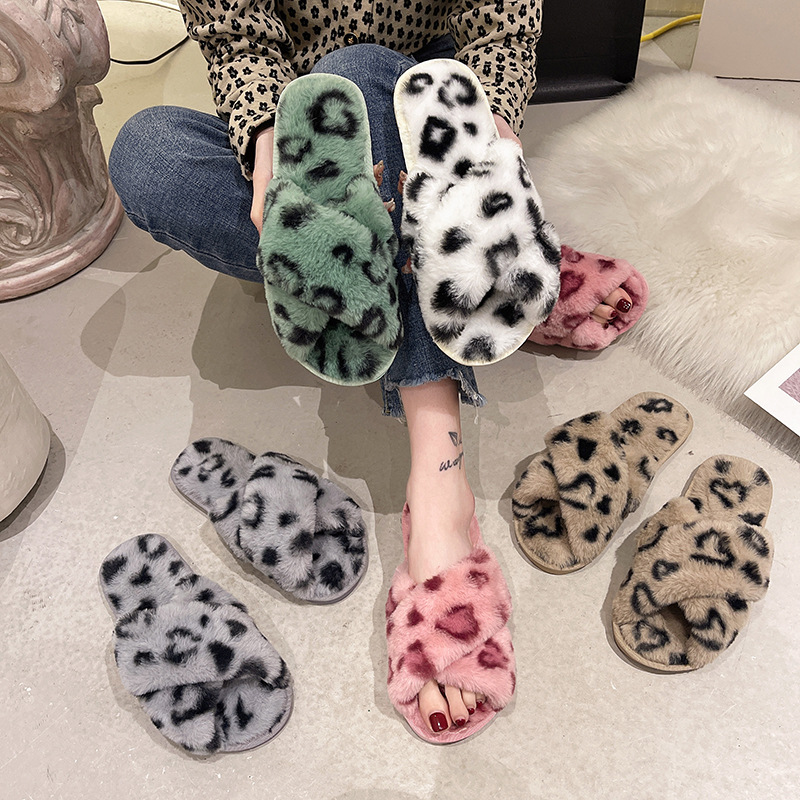 Pantofole aperte in morbido peluche da donna 5
