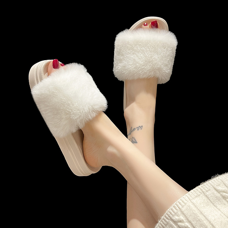 Pantofole da donna in morbido peluche con plateau e punta aperta 3