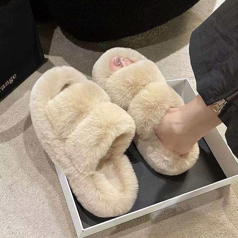 Chaussons douillets en peluche à bout ouvert pour femme detail 1