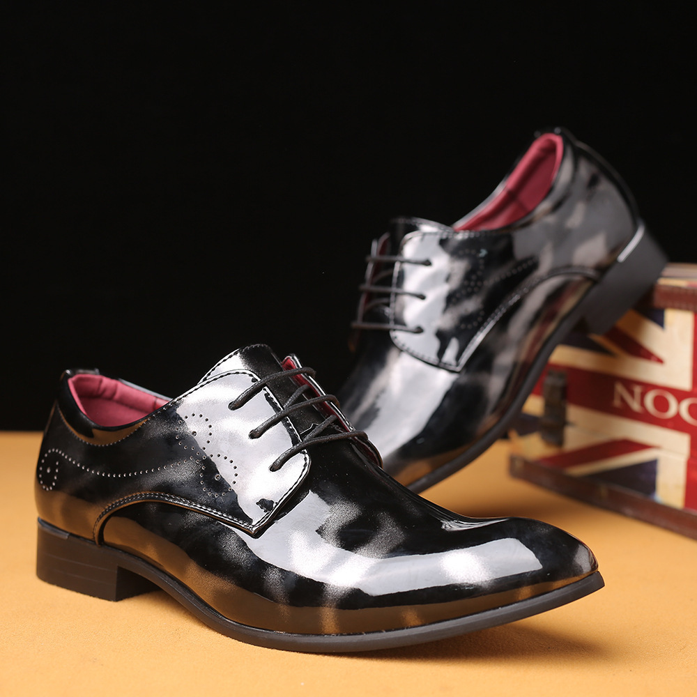 Nette schoenen voor heren met vetersluiting en spitse neus 3