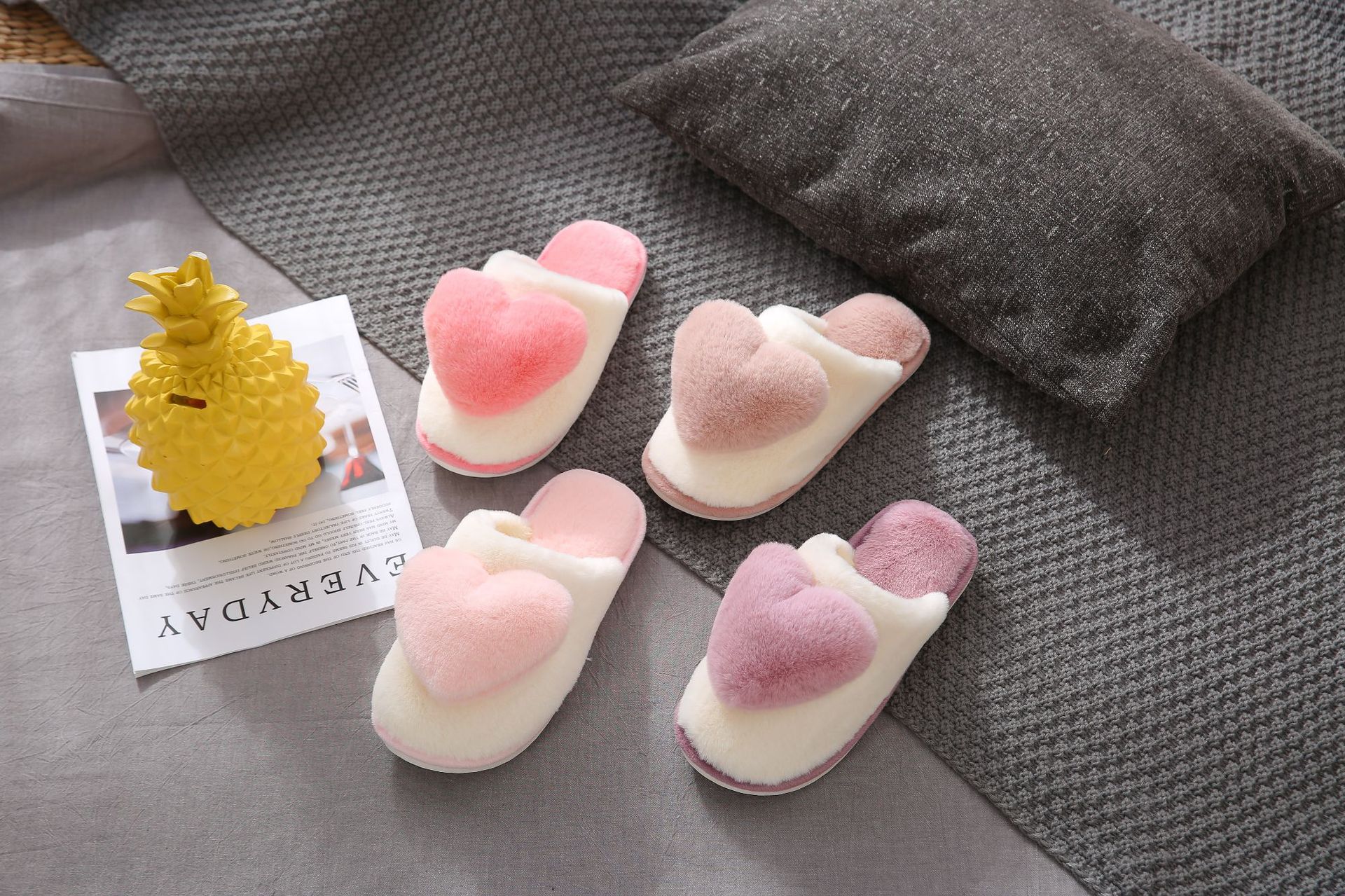 Chaussons douillets et chauds en peluche pour femmes detail 12