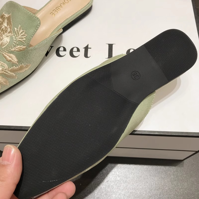 Scarpe basse mule da donna con ricamo floreale e punta quadrata detail 11