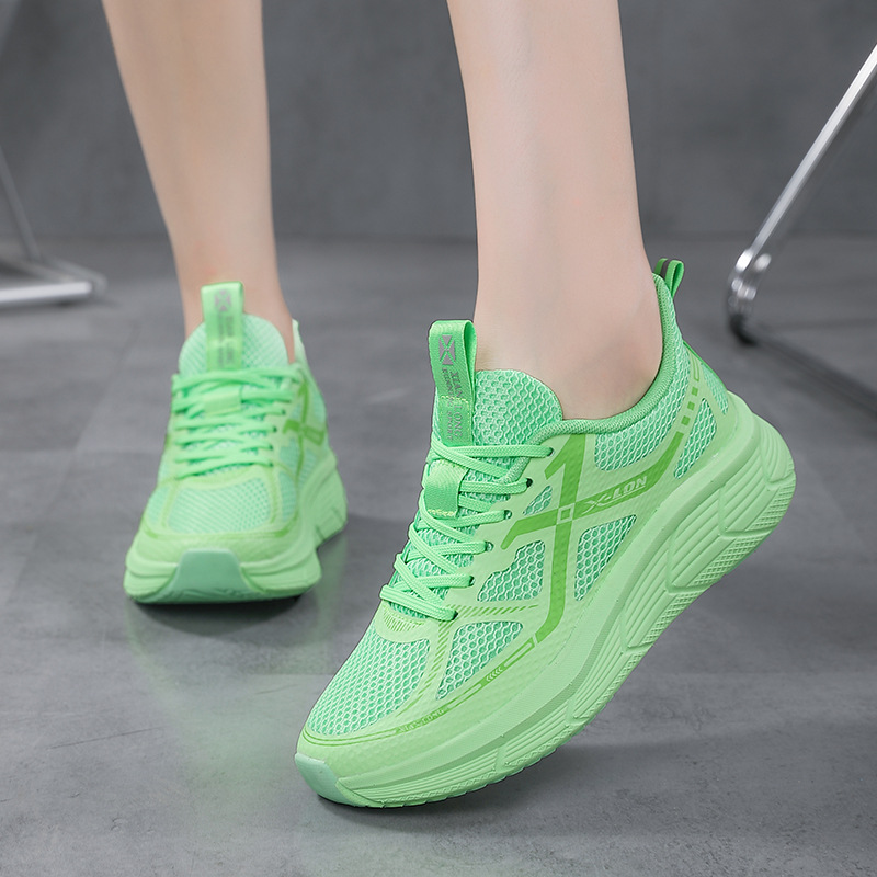 Ademende hardloopschoenen met demping voor dames 3