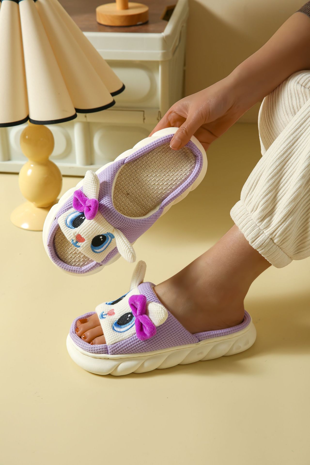 Chaussons claquettes compensés respirants en lin pour femme detail 5