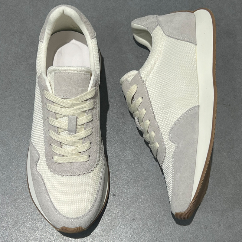 Atmungsaktive Unisex-Sneaker aus Wildleder mit Schnürung