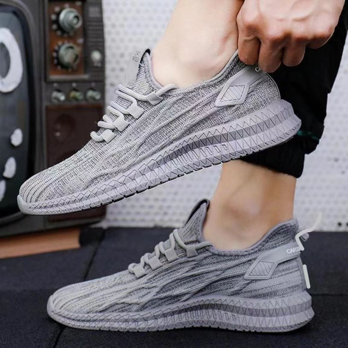 Men's Breathable Knit Lightweight Running Shoes detail 12