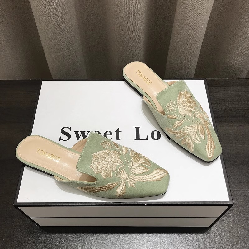 Scarpe basse mule da donna con ricamo floreale e punta quadrata detail 10