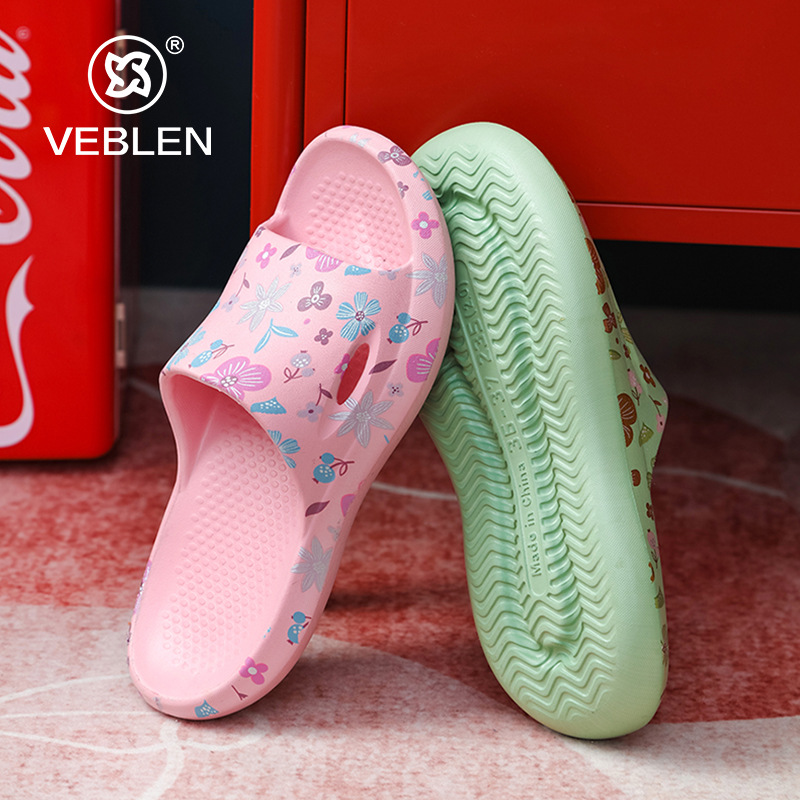 Pantuflas ligeras y acolchadas con estampado floral para mujer 3