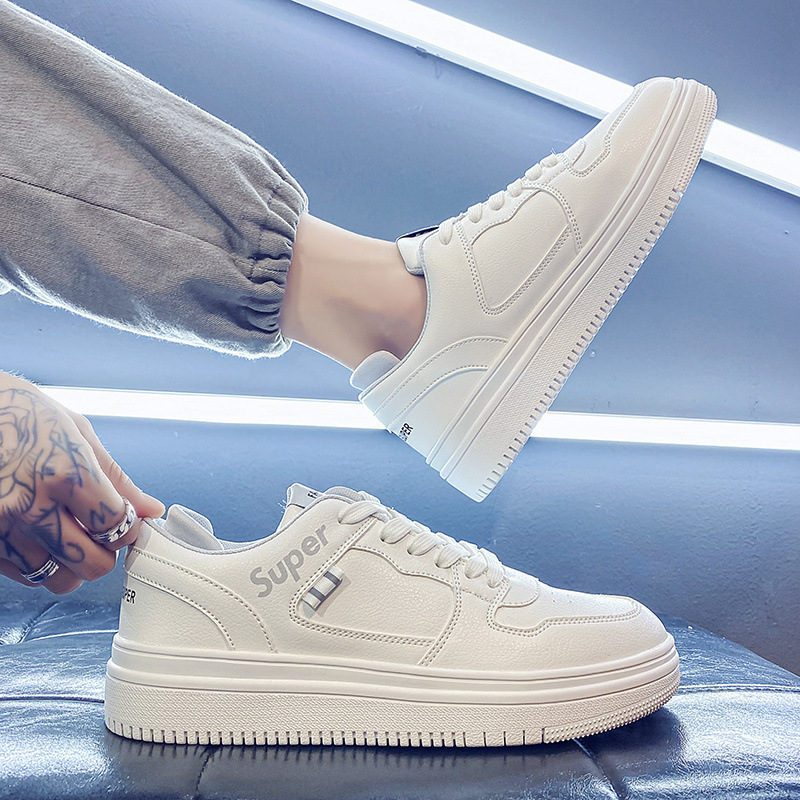 Klassische Low-Top Sneaker für Herren aus PU-Leder mit Schnürung