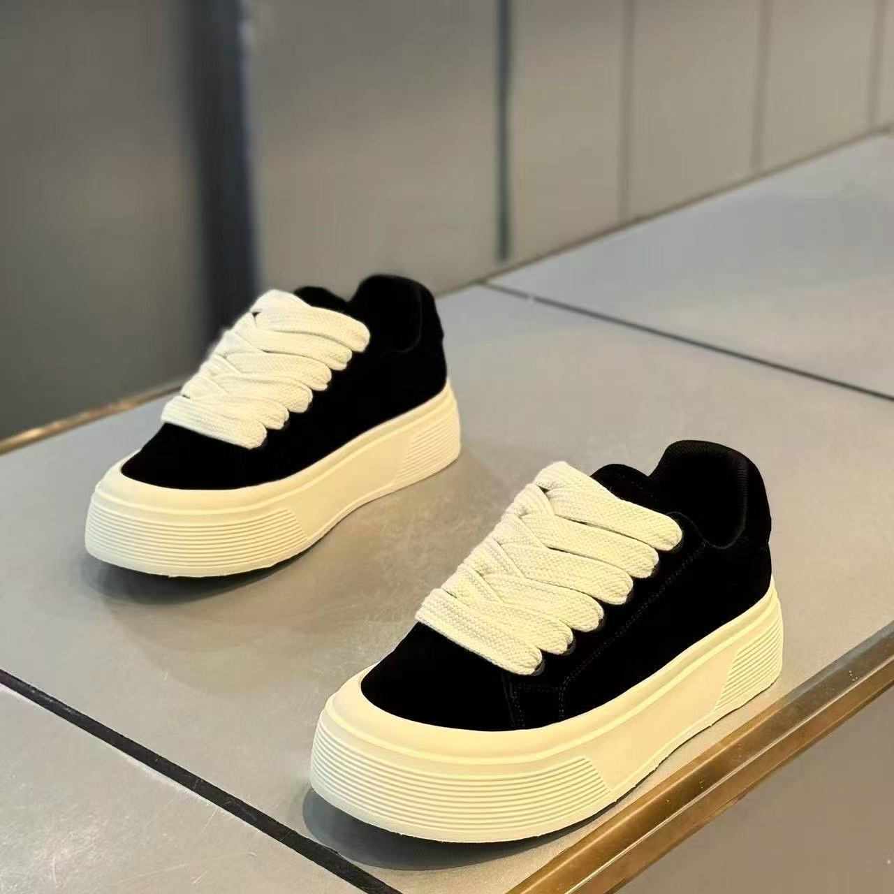 Plateau-Freizeitschuhe für Herren mit dicken Schnürsenkeln