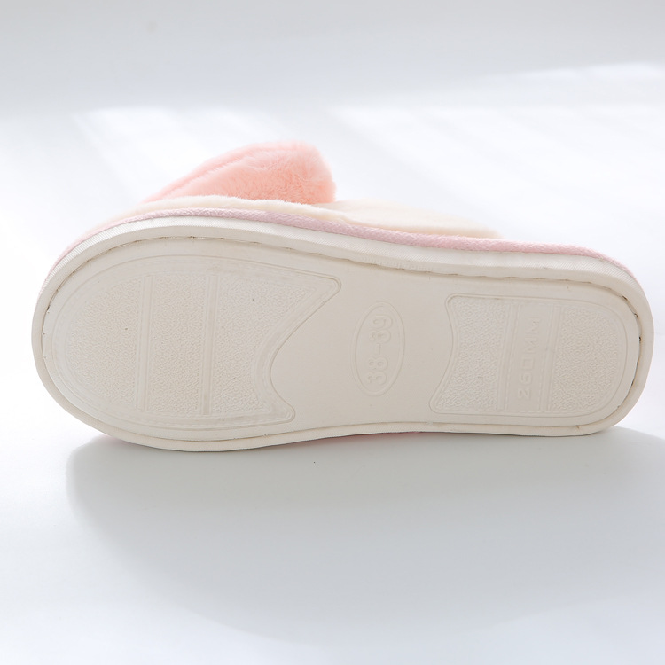 Chaussons douillets et chauds en peluche pour femmes 4