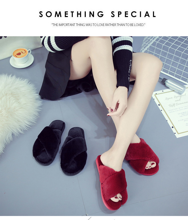 Pantuflas de felpa suave con tiras cruzadas para mujer detail 11