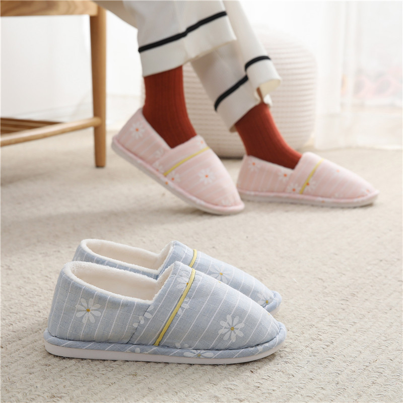 Pantofole da donna a fiori con caldo peluche e suola morbida 4