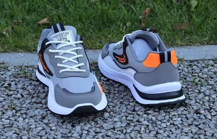 Men's Breathable Colorblock Lace-Up Sneakers detail 5